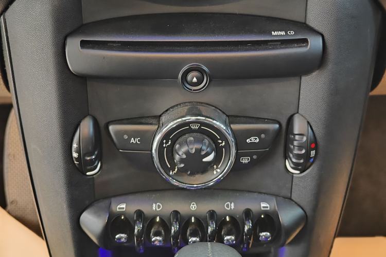 Used MINI 2013 1.6L ONE Limited Edition First Version Audio And AC Panel