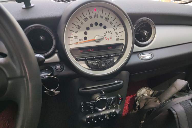 Used MINI 2013 1.6L ONE Limited Edition Second Version Audio And AC Panel