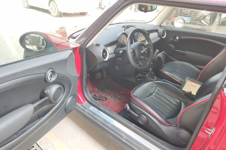 Used MINI 2013 1.6L ONE Limited Edition Second Version Driver Seat