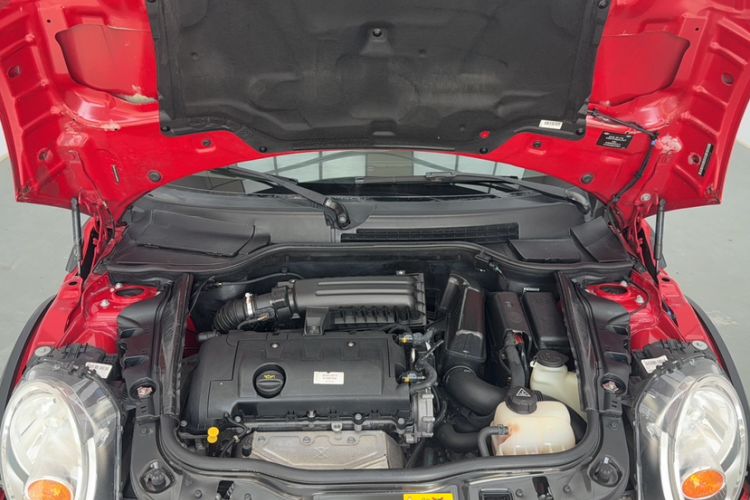 Used MINI 2013 1.6L ONE Limited Edition Third Version Engine Bay