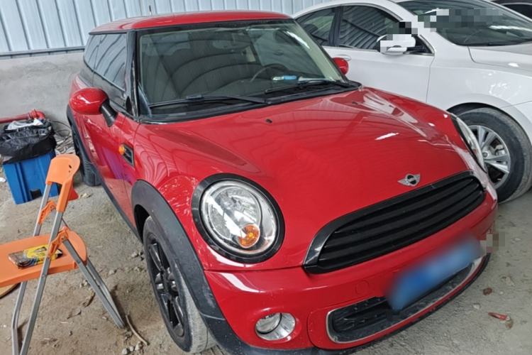 Used MINI 2013 1.6L ONE Limited Edition First Version Front Right 45 Deg
