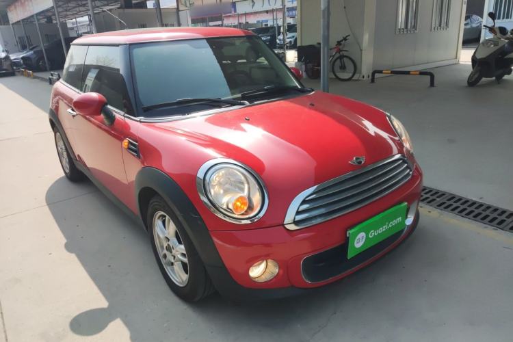 Used MINI 2013 1.6L ONE Limited Edition Second Version Front Right 45 Deg