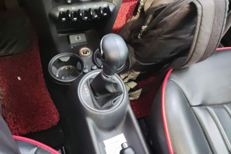 Used MINI 2013 1.6L ONE Limited Edition Second Version Gear Lever