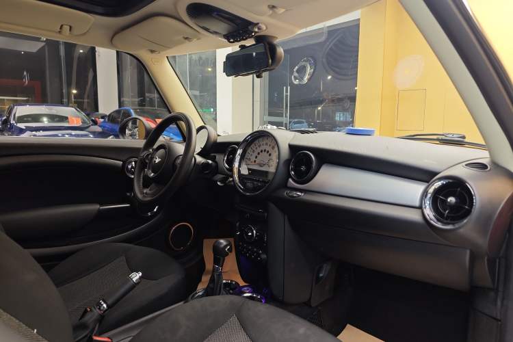 Used MINI 2013 1.6L ONE Limited Edition First Version Interior 2