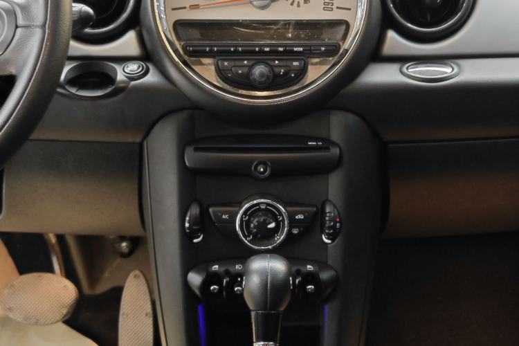 Used MINI 2013 1.6L ONE Limited Edition First Version Interior 4