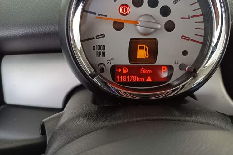 Used MINI 2013 1.6L ONE Limited Edition Third Version Odometer Close Up