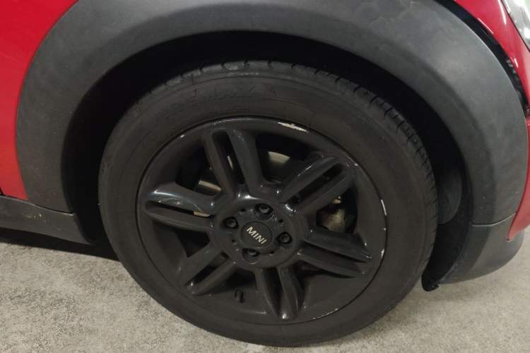 Used MINI 2013 1.6L ONE Limited Edition First Version Right Front Wheel Hub
