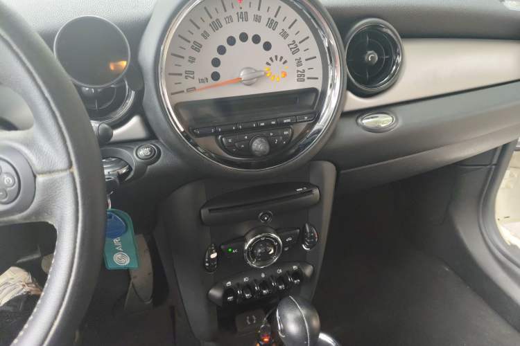Used MINI 2013 1.6L ONE Limited Edition Third Version Audio And AC Panel