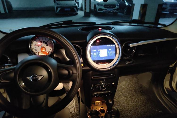 Used MINI 2013 1.6L ONE Limited Edition First Version Center Console