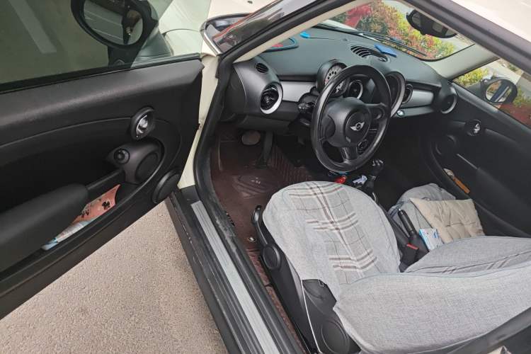 Used MINI 2013 1.6L ONE Limited Edition First Version Driver Seat
