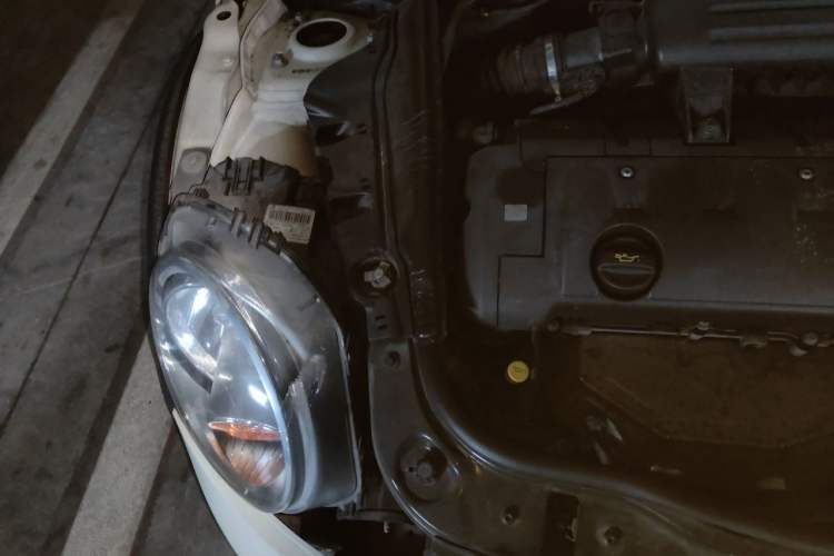 Used MINI 2013 1.6L ONE Limited Edition First Version Engine Bay Right