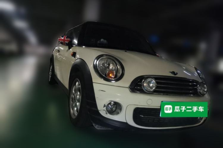 Used MINI 2013 1.6L ONE Limited Edition First Version Front Right 45 Deg