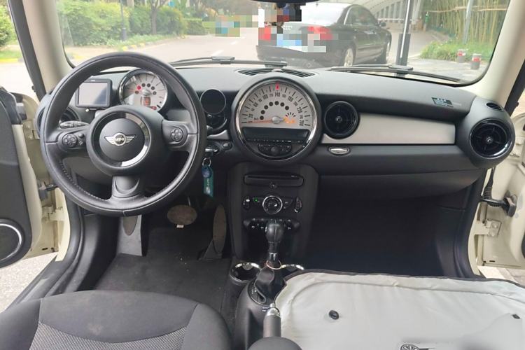 Used MINI 2013 1.6L ONE Limited Edition Third Version Interior 2