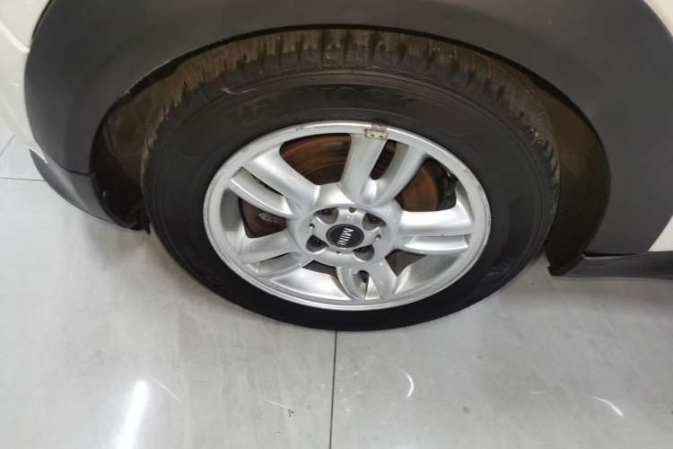 Used MINI 2013 1.6L ONE Limited Edition Third Version Left Front Wheel Hub