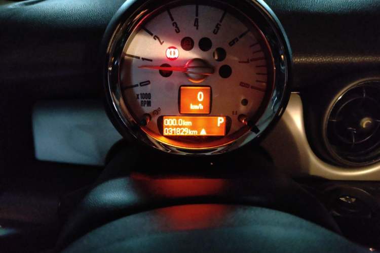 Used MINI 2013 1.6L ONE Limited Edition First Version Odometer Close Up