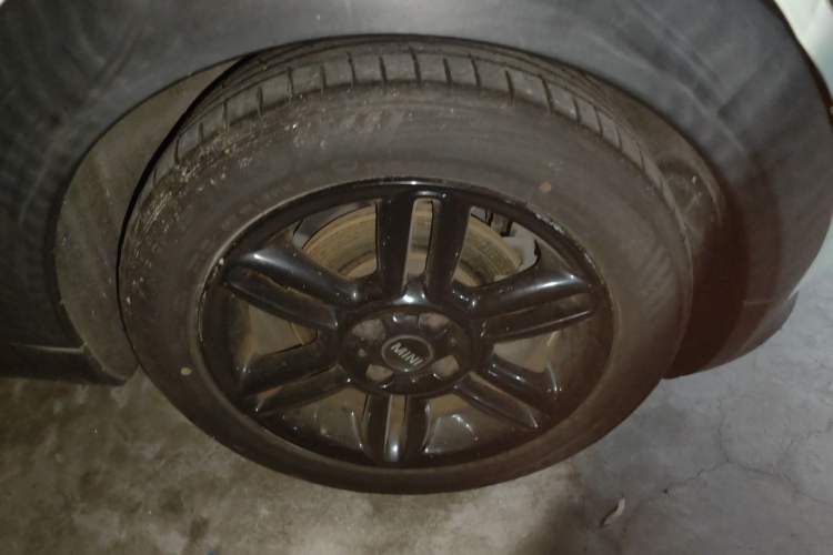 Used MINI 2013 1.6L ONE Limited Edition First Version Right Front Wheel Hub