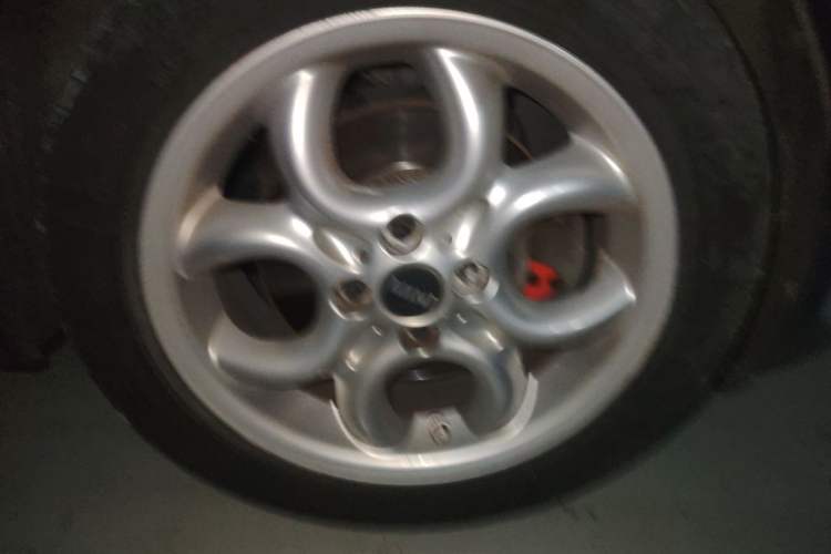 Used MINI 2013 1.6L ONE Limited Edition First Version Right Front Wheel Hub