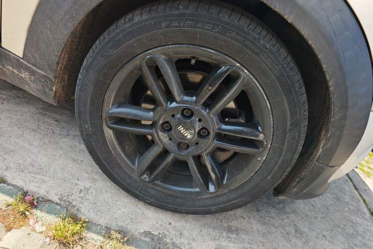 Used MINI 2013 1.6L ONE Limited Edition First Version Right Front Wheel Hub