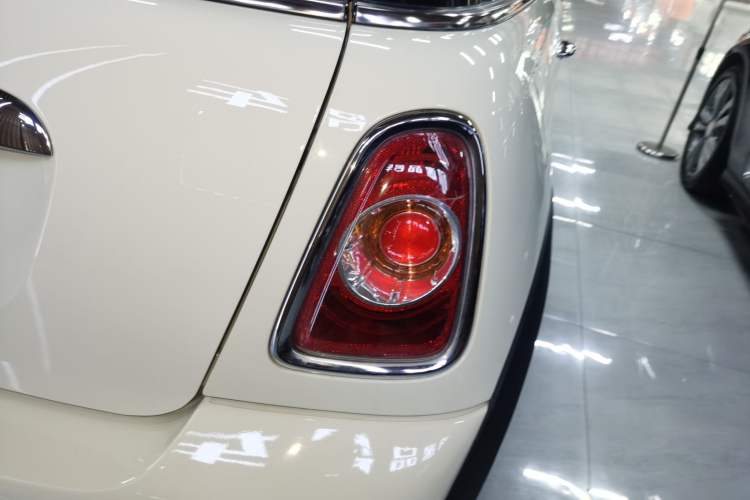 Used MINI 2013 1.6L ONE Limited Edition Third Version Right Rear Taillight