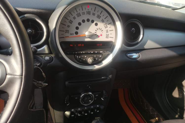 Used MINI 2013 1.6L ONE Limited Edition First Version Audio And AC Panel