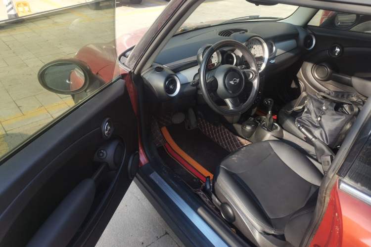 Used MINI 2013 1.6L ONE Limited Edition First Version Interior 3