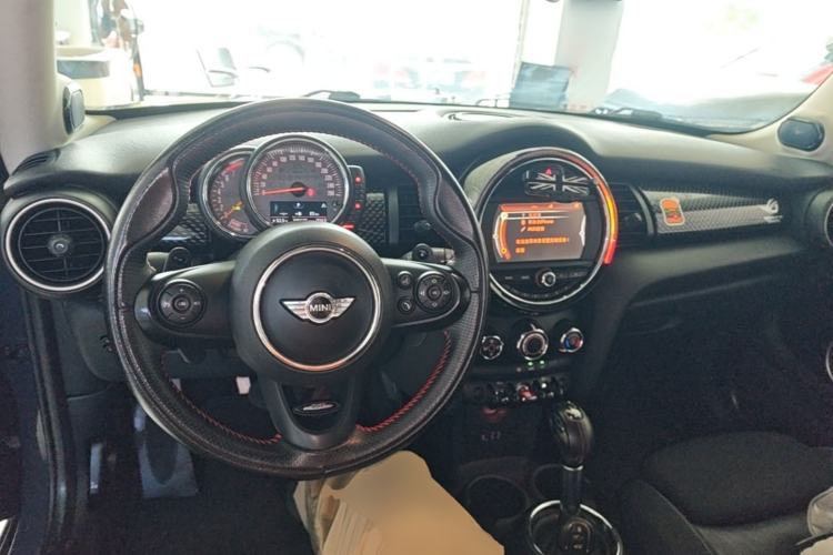 Used MINI 2014 2.0T COOPER S Fun Center Console