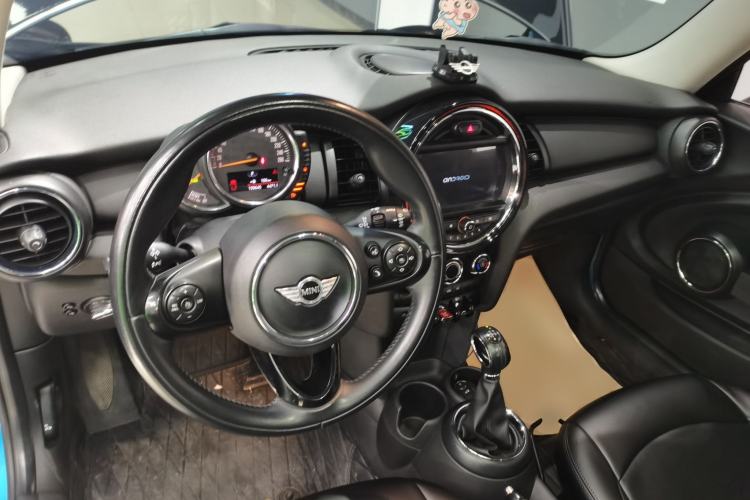 Used MINI 2014 1.2T ONE+ Center Console
