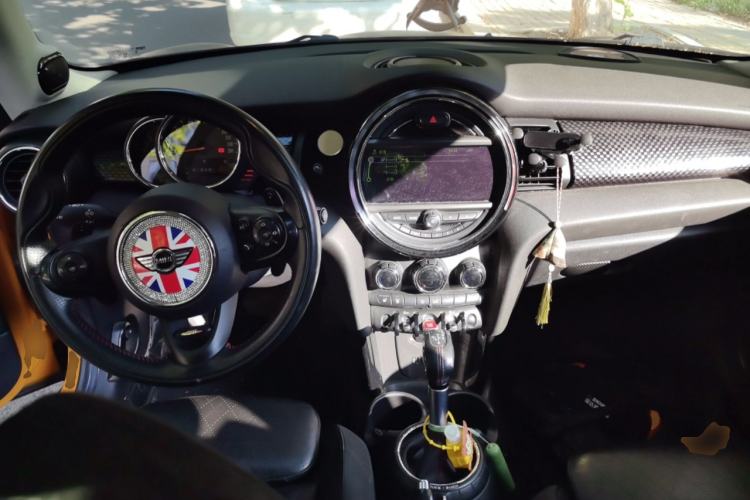 Used MINI 2014 2.0T COOPER S Excitement Center Console