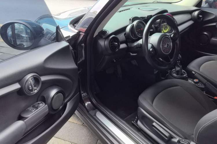 Used MINI 2014 1.5T COOPER Fun Driver Seat