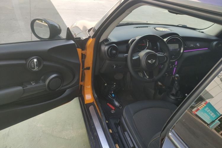 Used MINI 2014 1.2T ONE Driver Seat