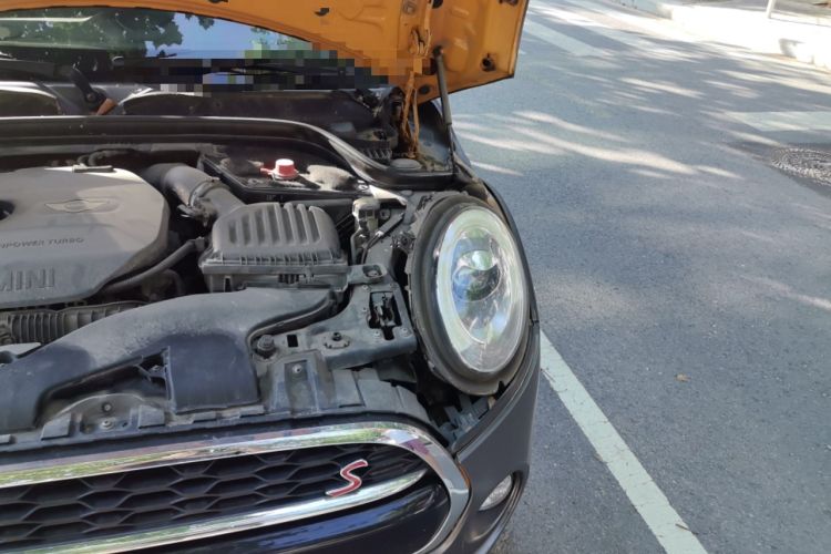 Used MINI 2014 2.0T COOPER S Excitement Engine Bay Left