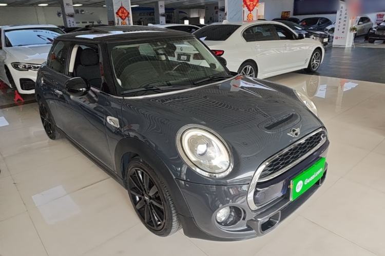 Used MINI 2014 2.0T COOPER S Fun Front Right 45 Deg