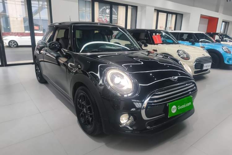 Used MINI 2014 1.5T COOPER Fun Front Right 45 Deg