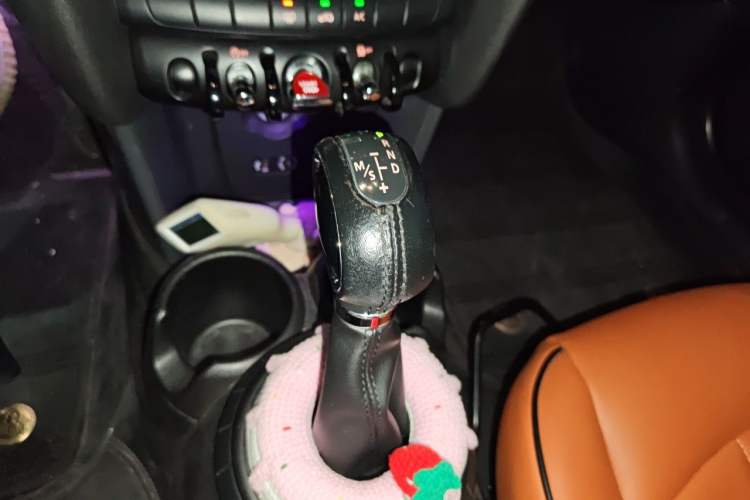 Used MINI 2014 1.5T COOPER Fun Gear Lever
