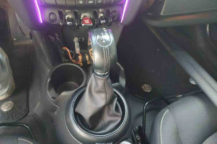 Used MINI 2014 1.2T ONE Gear Lever