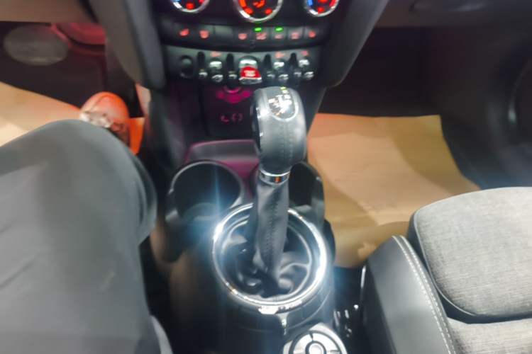 Used MINI 2014 1.5T COOPER Fun Gear Lever