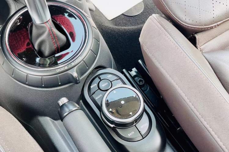 Used MINI 2014 1.2T ONE+ Interior 3