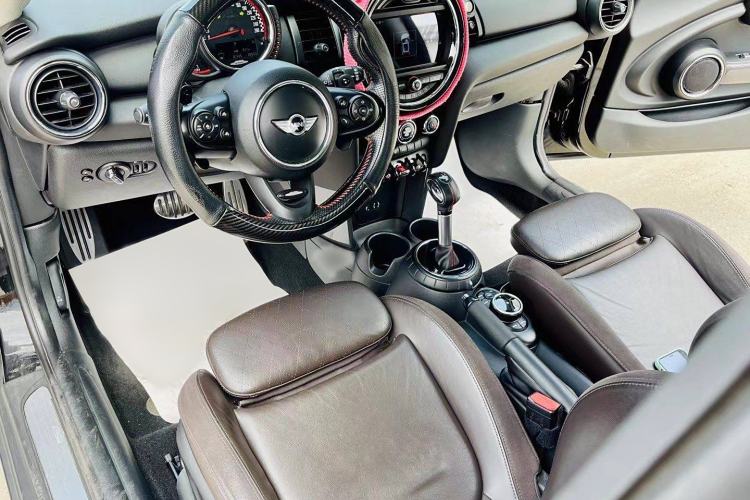 Used MINI 2014 1.2T ONE+ Interior 5