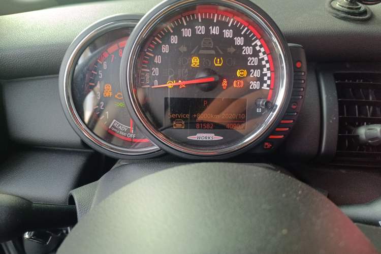 Used MINI 2014 1.2T ONE+ Odometer Close Up
