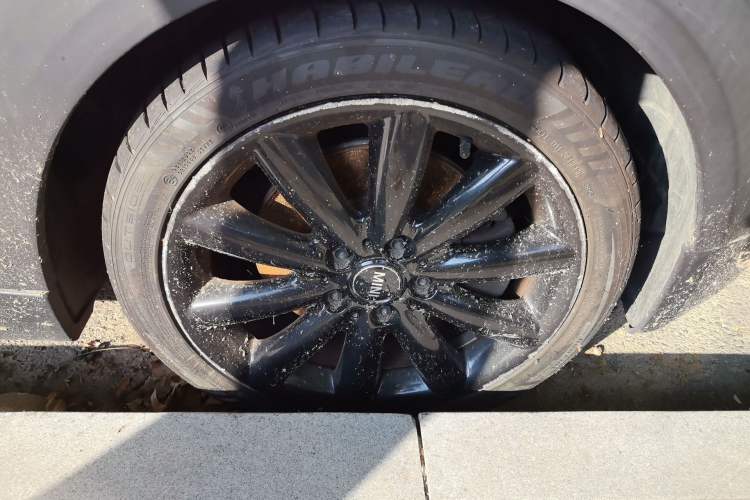 Used MINI 2014 2.0T COOPER S Excitement Right Front Wheel Hub