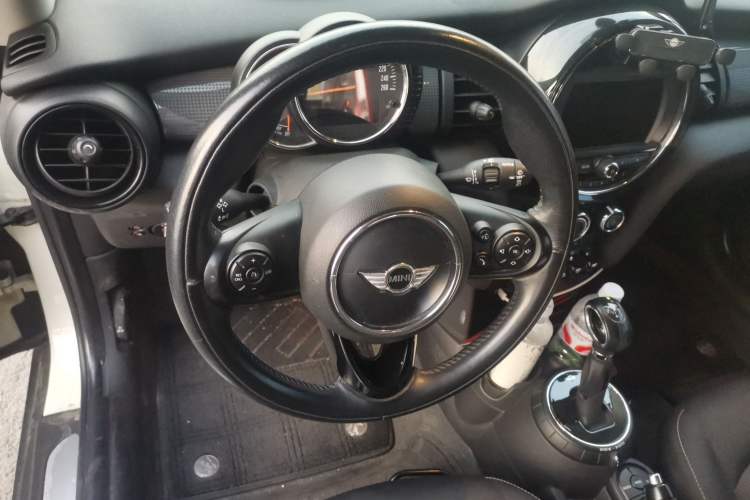 Used MINI 2014 1.5T COOPER Fun Steering Wheel