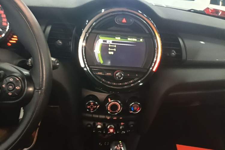 Used MINI 2014 1.5T COOPER Fun Audio And AC Panel