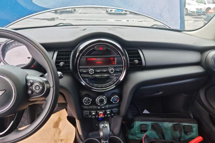 Used MINI 2014 1.2T ONE+ Audio And AC Panel