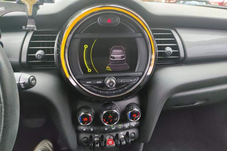 Used MINI 2014 1.5T COOPER Fun Audio And AC Panel