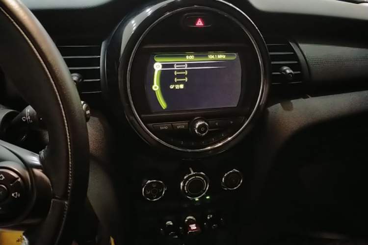 Used MINI 2014 1.5T COOPER Fun Audio And AC Panel