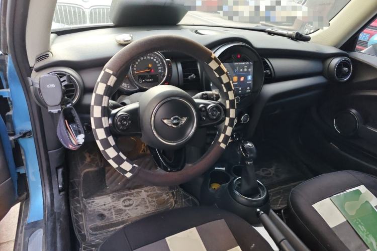 Used MINI 2014 1.2T ONE+ Center Console