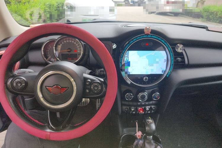 Used MINI 2014 1.2T ONE+ Center Console