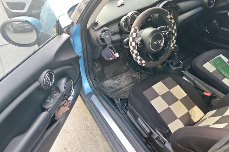 Used MINI 2014 1.2T ONE+ Driver Seat