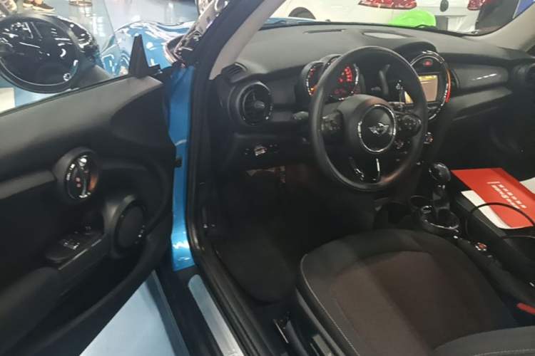 Used MINI 2014 1.5T COOPER Fun Driver Seat