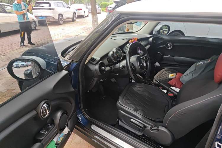 Used MINI 2014 1.5T COOPER Fun Driver Seat